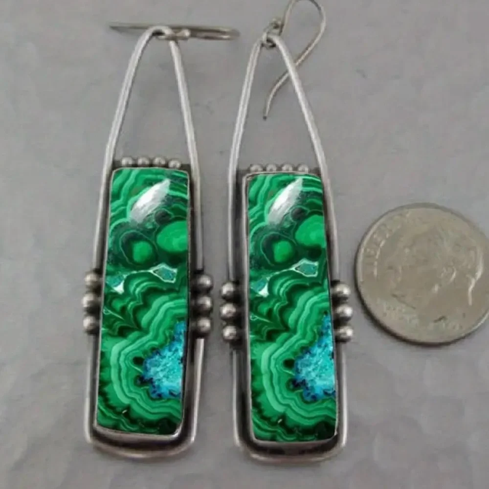 Green Dangle Earrings Silver Tone Drop Lightweight Statement Gift - Picture 5 of 6